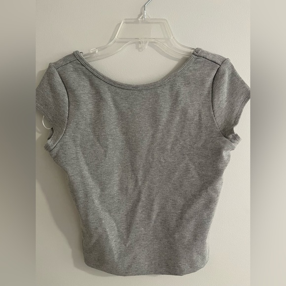 NWT Dynamite Women’s Open Back Top Grey Size M - Picture 3 of 4